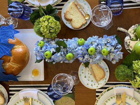 Rosh Hashanah Table Setting