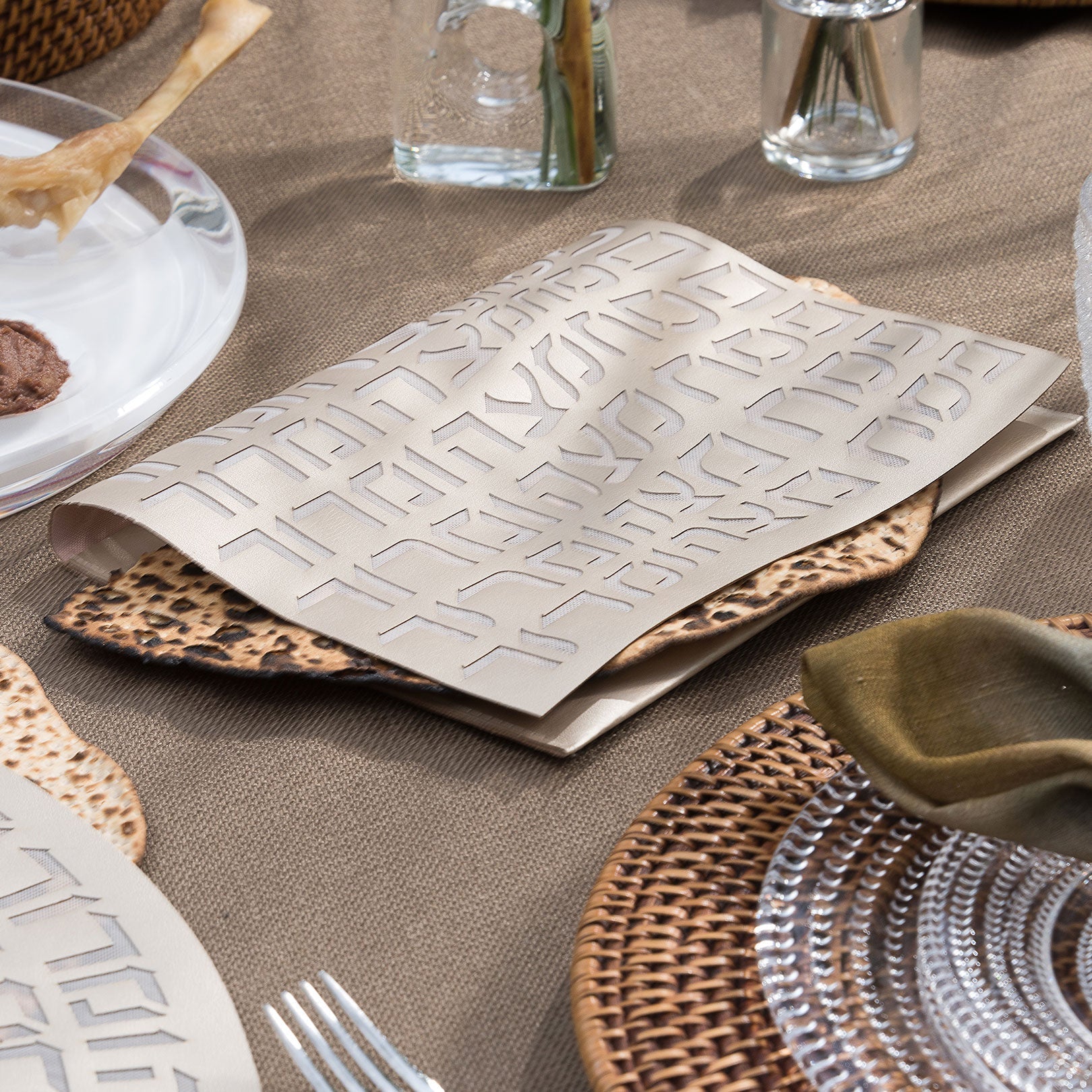 Passover Bundle: White Plate / Type Champagne